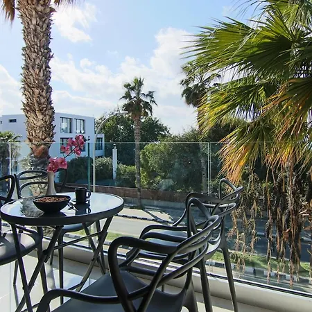 Phaedrus Living: Seaside Flat Constantinos 113 Πάφος
