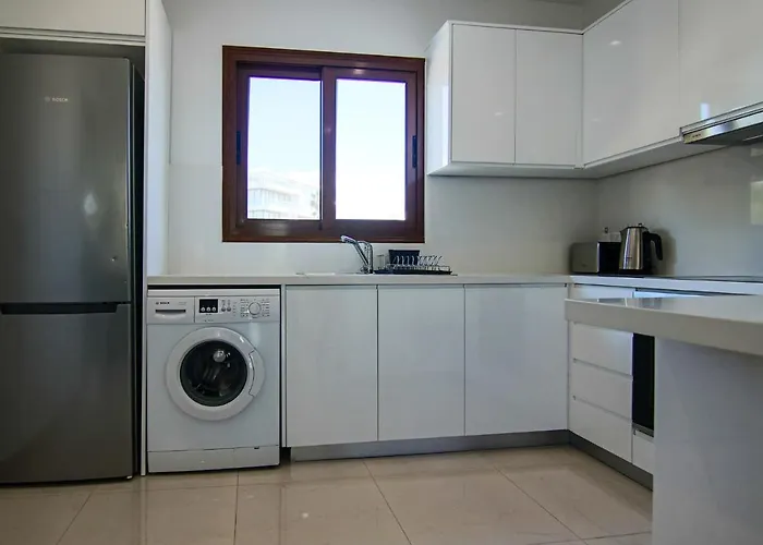 Phaedrus Living: Seaside Flat Constantinos 113 * Paphos