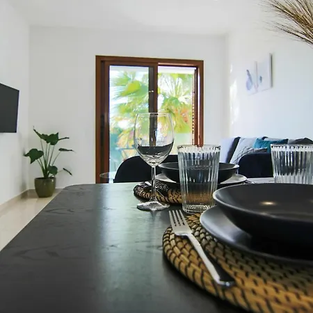 Phaedrus Living: Seaside Flat Constantinos 113 아파트